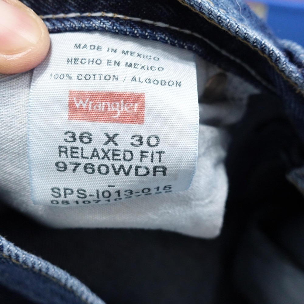 New! Wrangler Jeans Mens 36x30 Blue Relaxed Fit Straight Denim 9760WDR - Picture 7 of 8